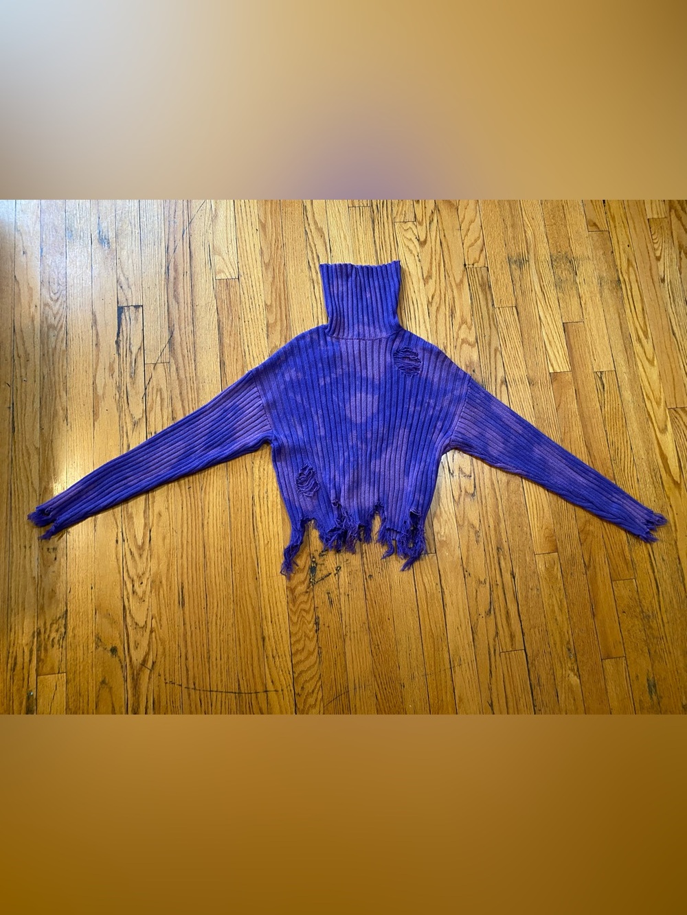 💜Forever 21: Distressed turtleneck with bleach marks - Picture 6 of 9